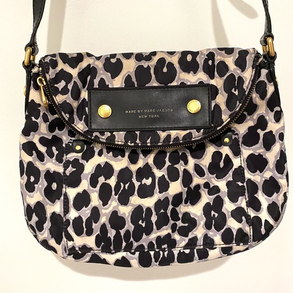 Marc by Marc Jacobs Preppy Nylon Natasha (Elephant Grey Leopard) Crossbody Bag - Picture 9 of 9